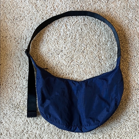 BAGGU Medium Crescent Navy Blue bag - Picture 1 of 6